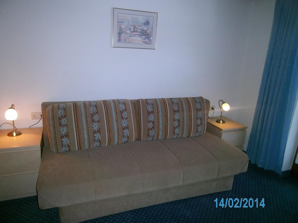 Gaestehaus Hirschenhof Solden Room photo